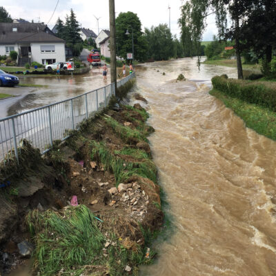 Foto des Kondbach-Hochwassers bei Kümbdchen 2016