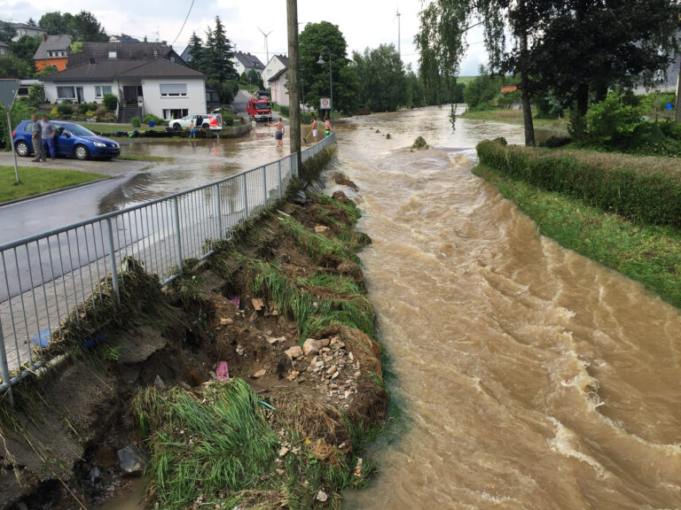 Foto des Kondbach-Hochwassers bei Kümbdchen 2016